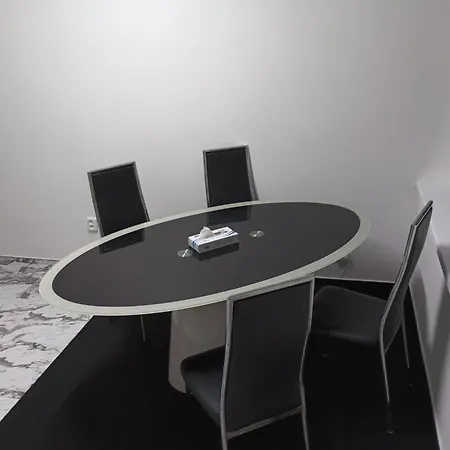 Lejlighed 2 Bedroom, Kitchen And Terrace *